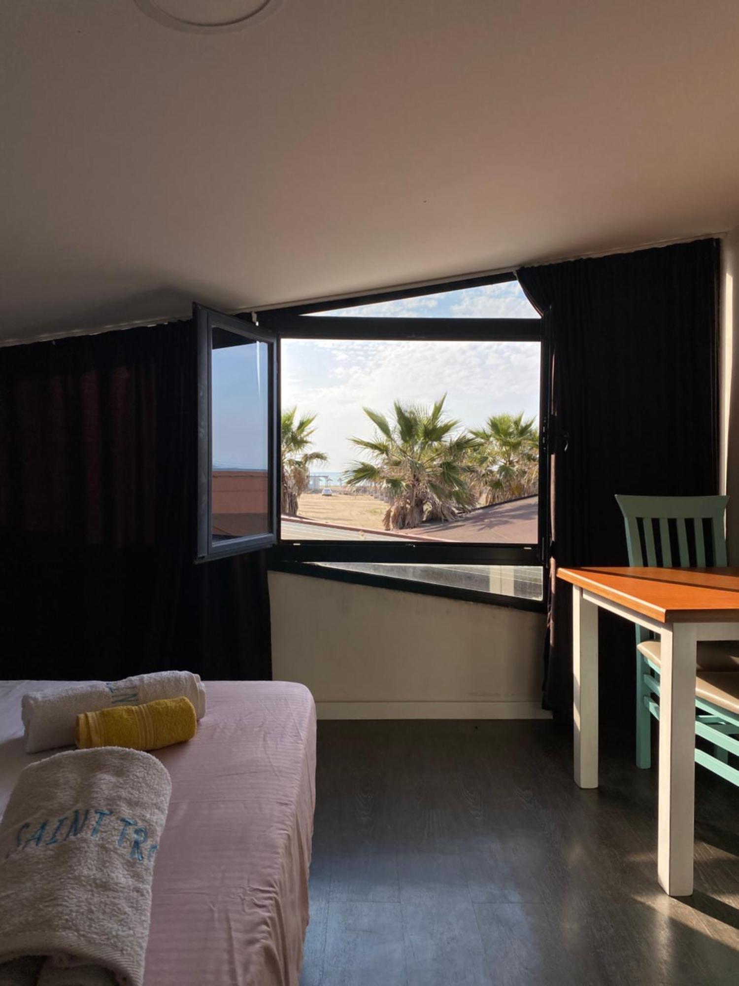 فندق Saint Tropez Durres Bisht Kamez المظهر الخارجي الصورة