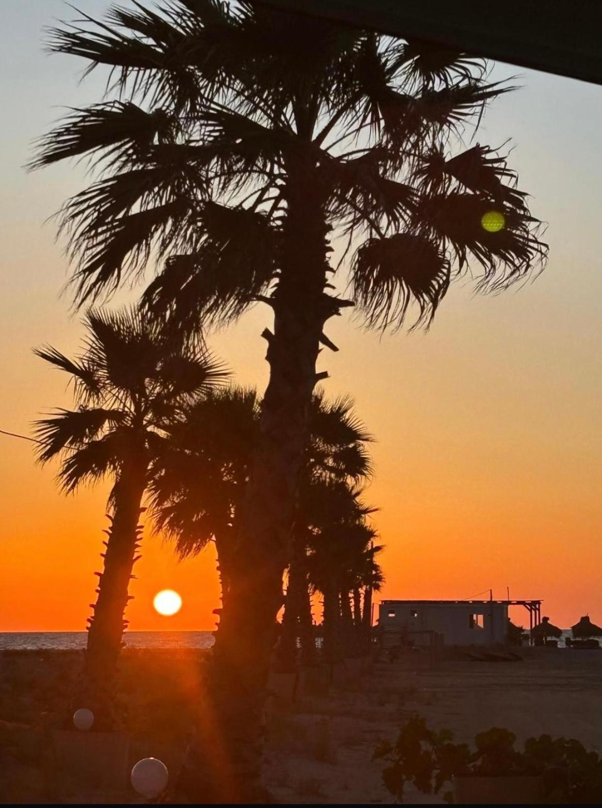 فندق Saint Tropez Durres Bisht Kamez المظهر الخارجي الصورة